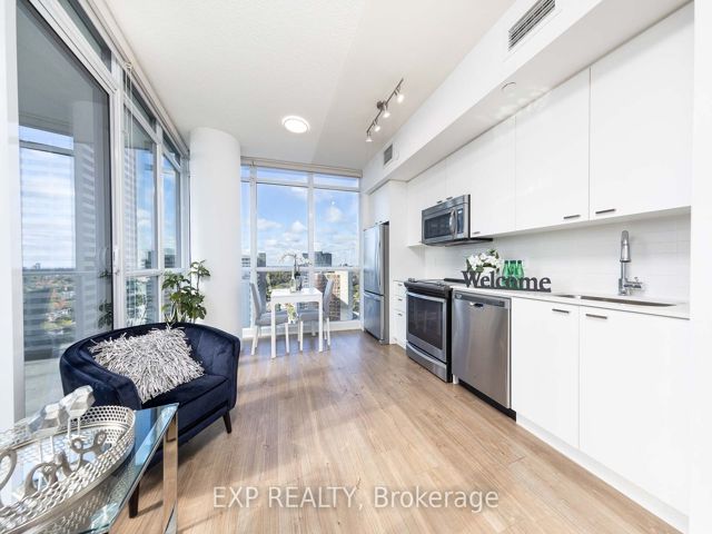 2002 - 30 Roehampton Ave