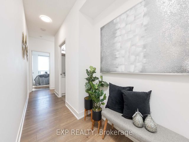 2002 - 30 Roehampton Ave