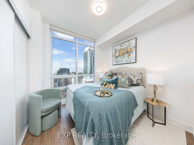 2002 - 30 Roehampton Ave