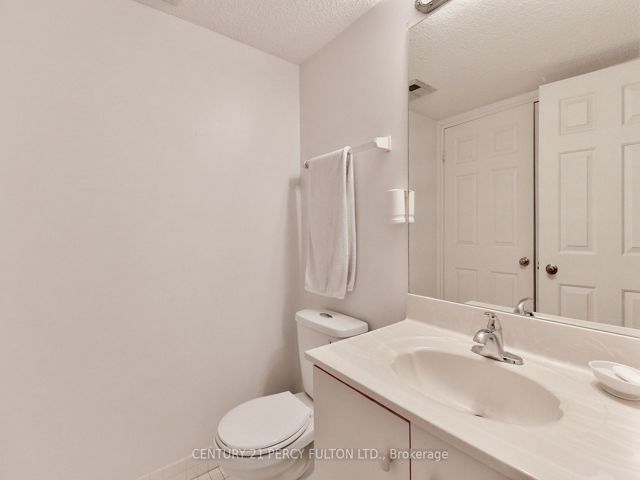 207 - 131 Beecroft Rd