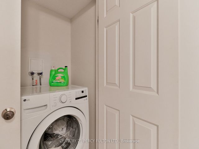 207 - 131 Beecroft Rd