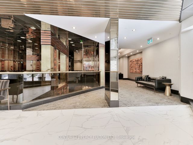 207 - 131 Beecroft Rd