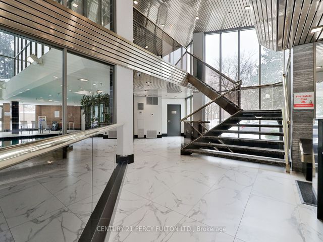 207 - 131 Beecroft Rd