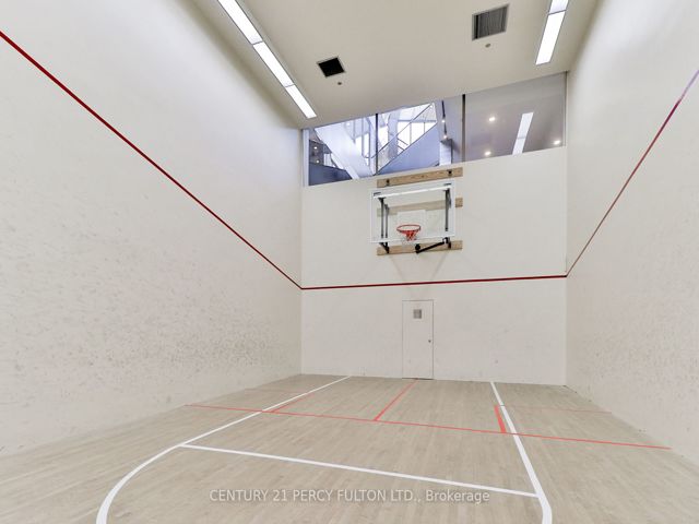 207 - 131 Beecroft Rd