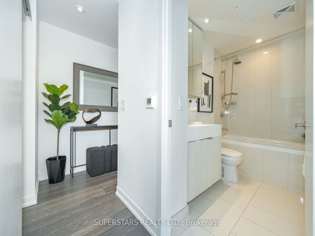1212 - 15 Lower Jarvis St