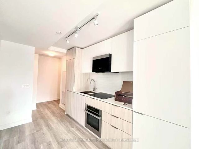 209 - 28 Eastern Ave