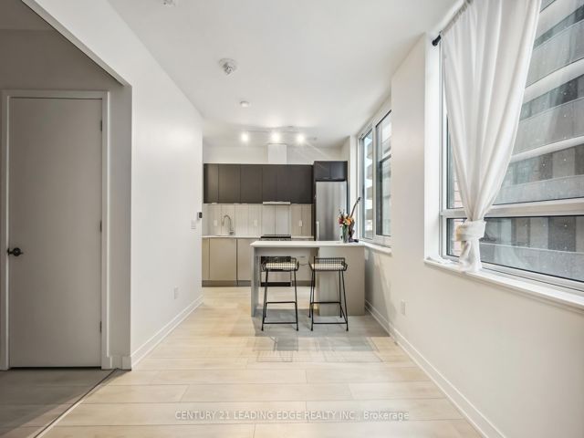 220 - 8 Tippett Rd