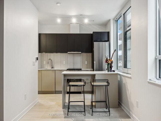 220 - 8 Tippett Rd
