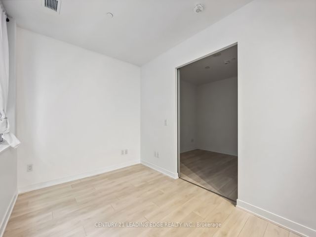 220 - 8 Tippett Rd