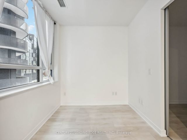 220 - 8 Tippett Rd