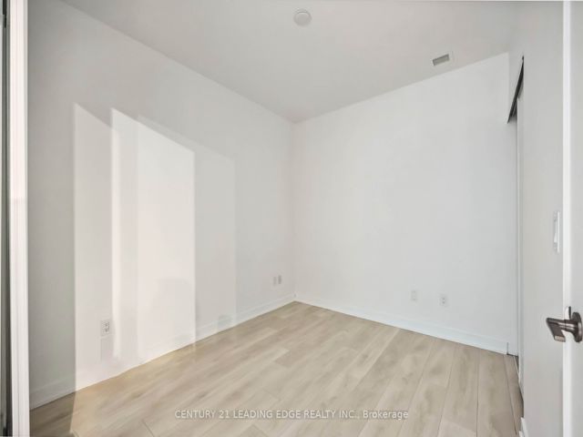 220 - 8 Tippett Rd