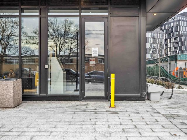 220 - 8 Tippett Rd