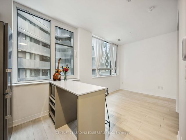220 - 8 Tippett Rd