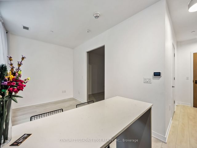 220 - 8 Tippett Rd