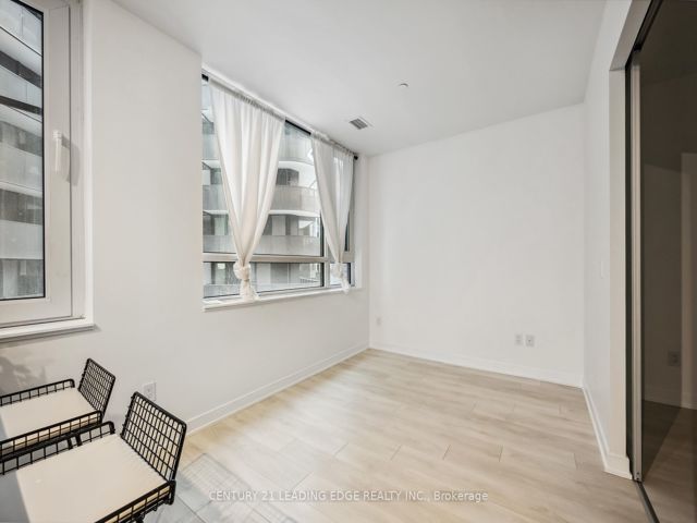 220 - 8 Tippett Rd