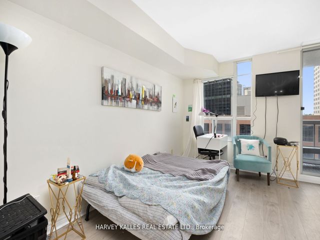 1201 - 43 Eglinton Ave E
