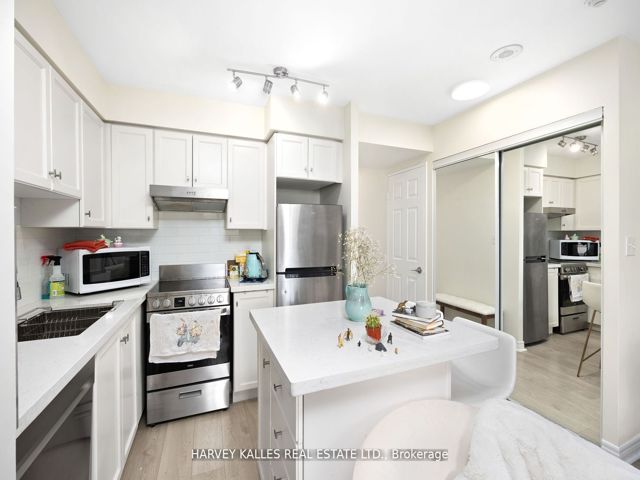 1201 - 43 Eglinton Ave E