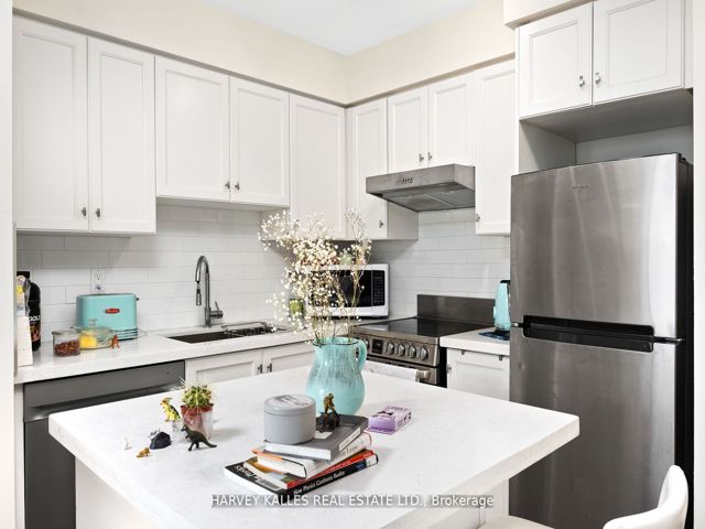 1201 - 43 Eglinton Ave E