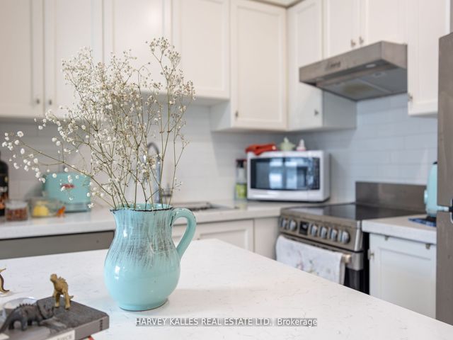 1201 - 43 Eglinton Ave E