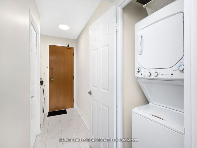 1201 - 43 Eglinton Ave E