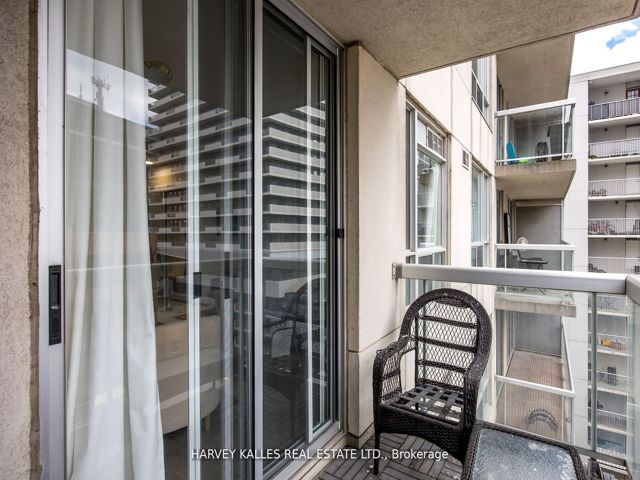 1201 - 43 Eglinton Ave E