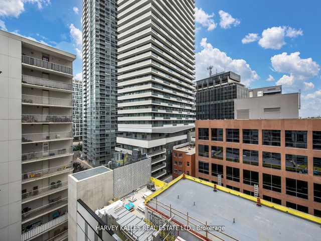1201 - 43 Eglinton Ave E