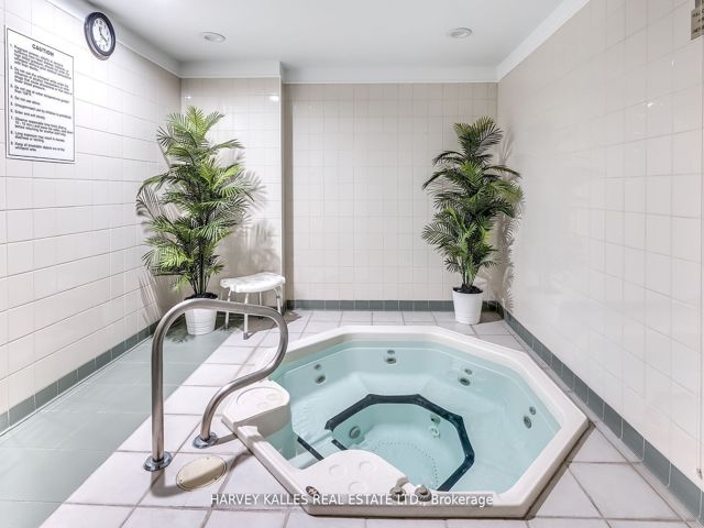 1201 - 43 Eglinton Ave E