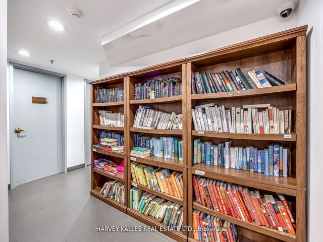 1201 - 43 Eglinton Ave E