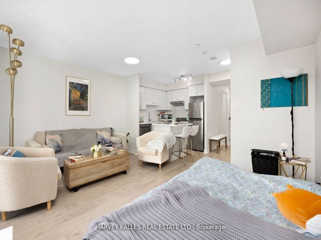 1201 - 43 Eglinton Ave E
