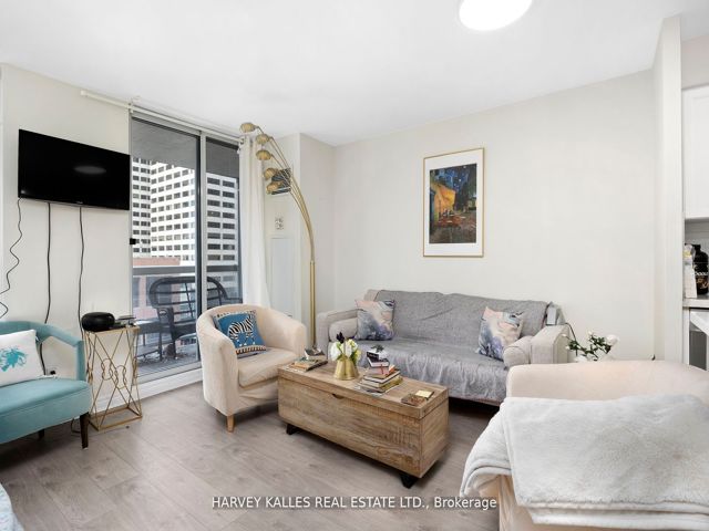 1201 - 43 Eglinton Ave E