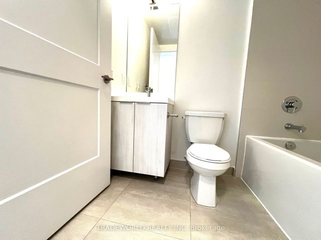 Lph03 - 8 Widmer St