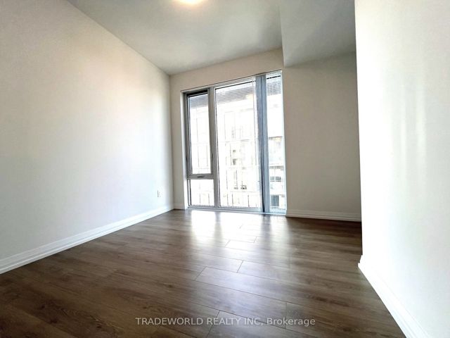 Lph03 - 8 Widmer St