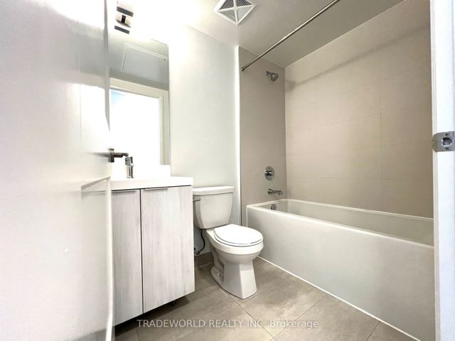 Lph03 - 8 Widmer St