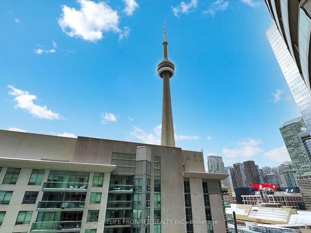 1812 - 30 Grand Trunk Cres