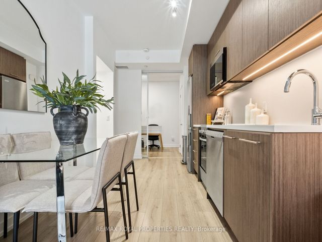11 - 264 Finch Ave E