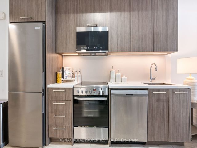 11 - 264 Finch Ave E