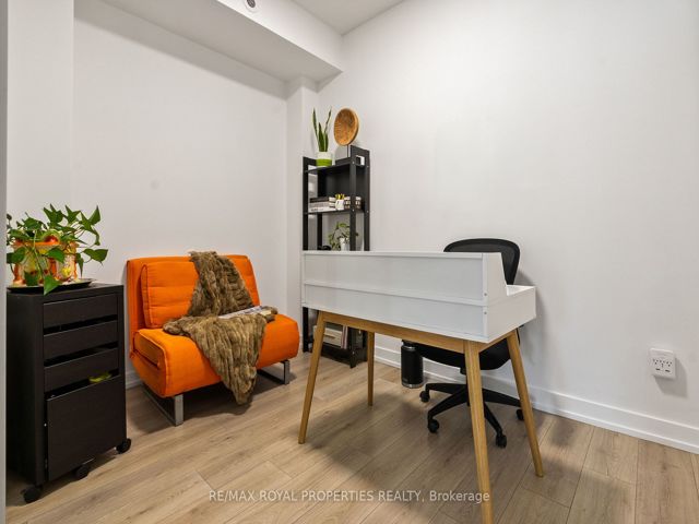 11 - 264 Finch Ave E