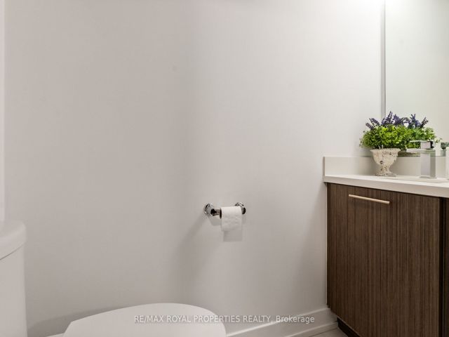 11 - 264 Finch Ave E