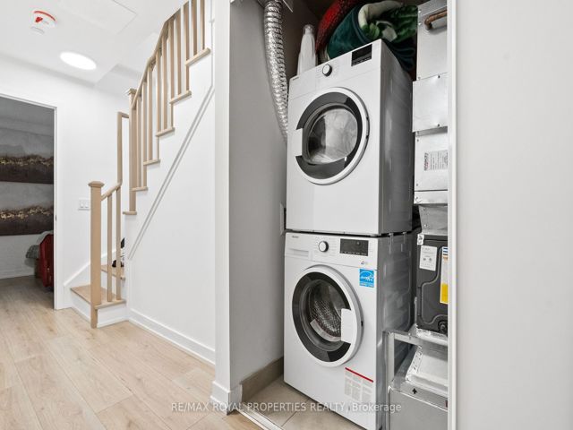 11 - 264 Finch Ave E