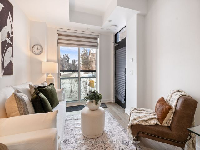 11 - 264 Finch Ave E