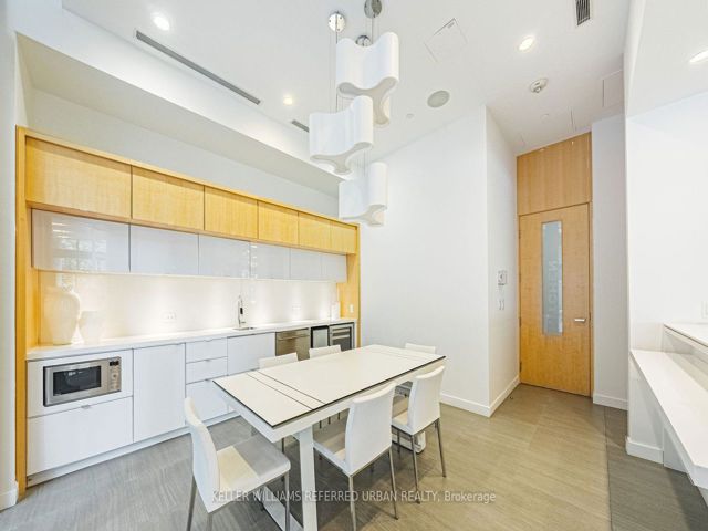 3512 - 45 Charles St E