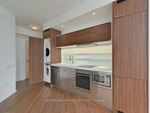 3512 - 45 Charles St E