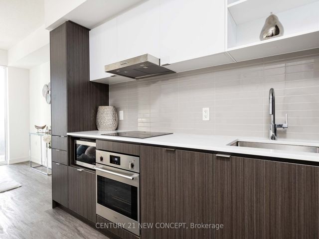 2710 - 55 Cooper St