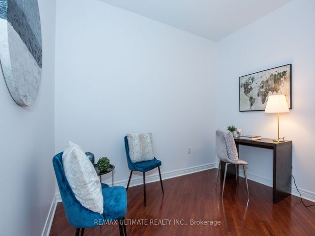 304 - 2 Edith Dr