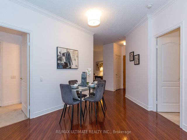304 - 2 Edith Dr