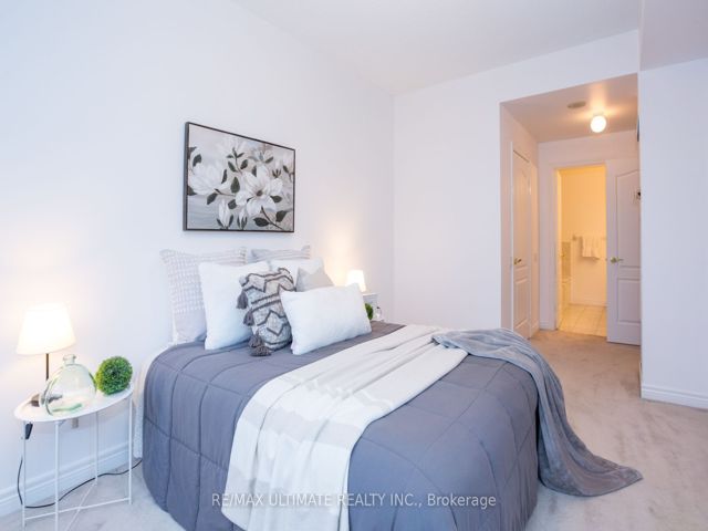 304 - 2 Edith Dr