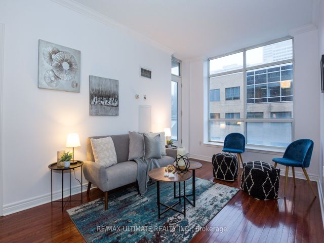 304 - 2 Edith Dr