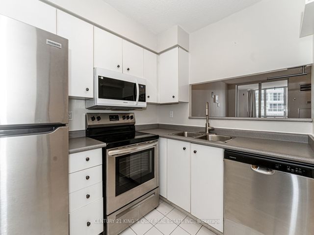 1407 - 24 Wellesley St W