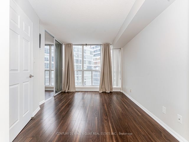 1407 - 24 Wellesley St W