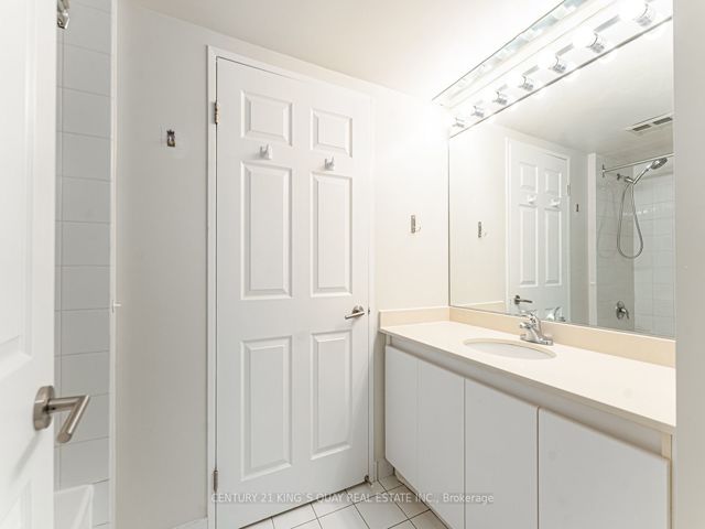 1407 - 24 Wellesley St W